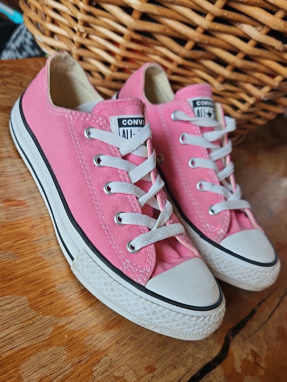 Girl's sz 2 pink Converse Sneakers